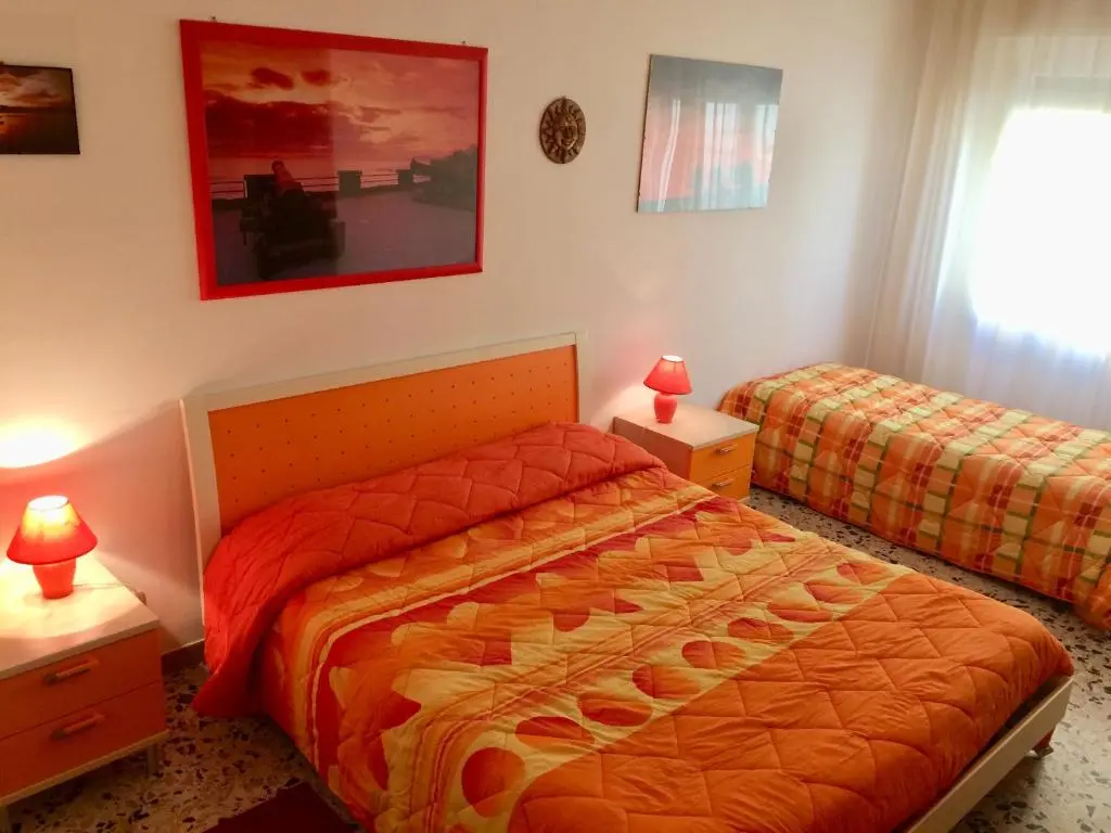 Catalan rooms