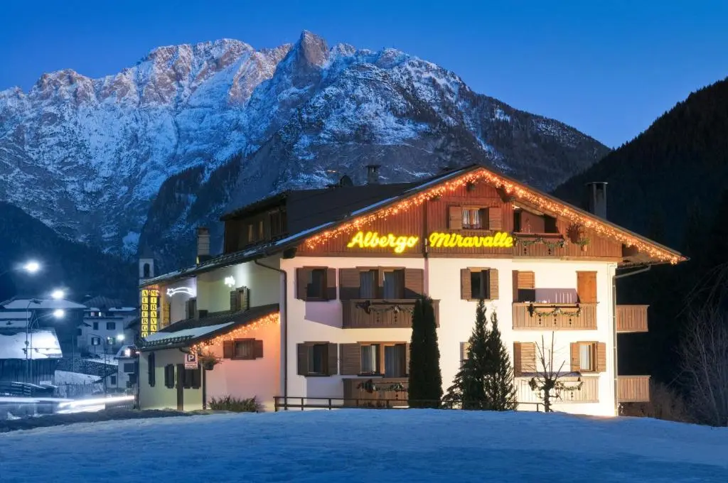 Albergo Miravalle-Tre Cime Views