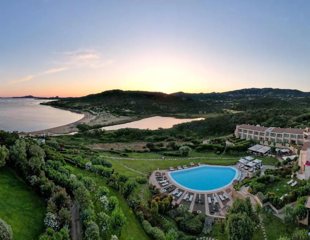 L’Ea Bianca Luxury Resort