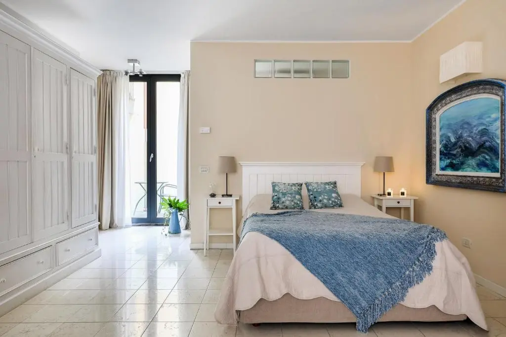 Adriano Residence