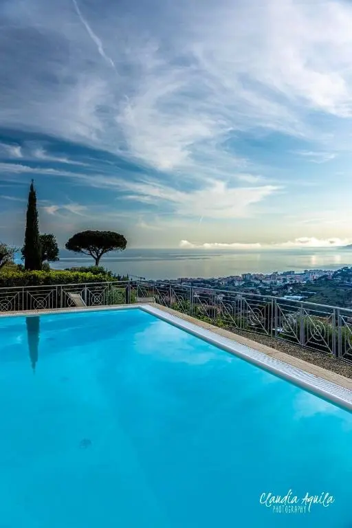 Villa Gaia – Luxury Villa, pool & wellness rooms