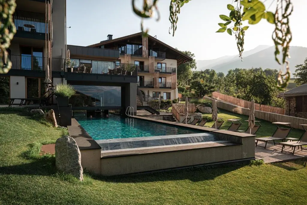 Maraias – Luxury Suites & Apartments