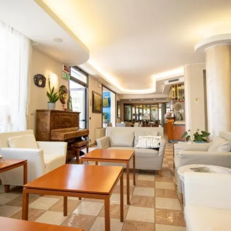 Hotel Crystal