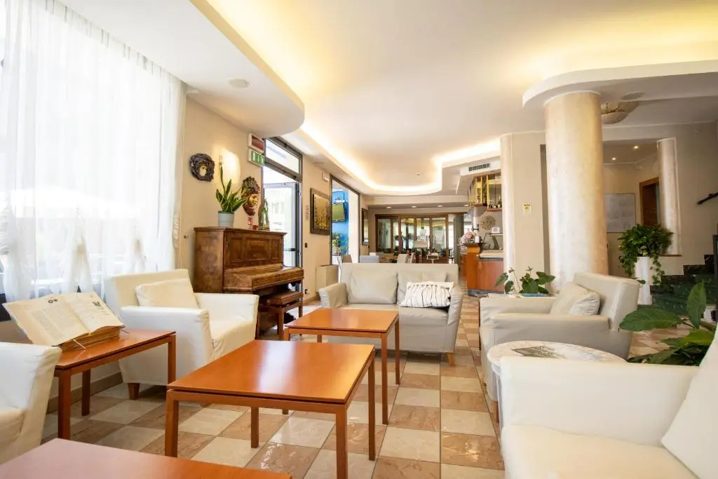 Hotel Crystal