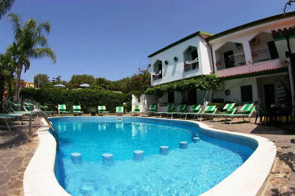 Hotel MARINELLA – Private Free Parking – Grotticelle Beach 200 m