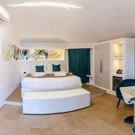 Calanica Resort