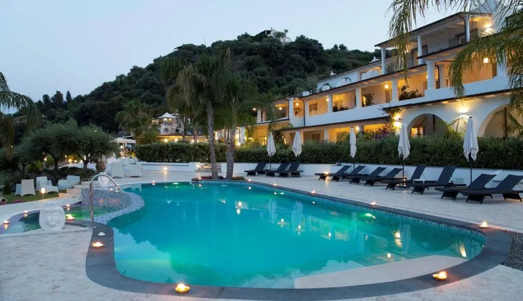 Hotel Mea – Aeolian Charme