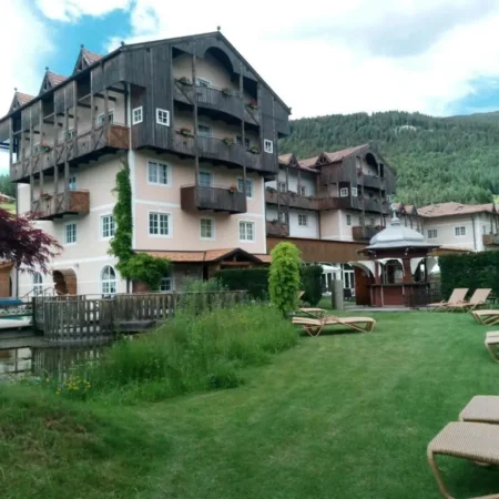 Alpen Hotel Eghel & SPA