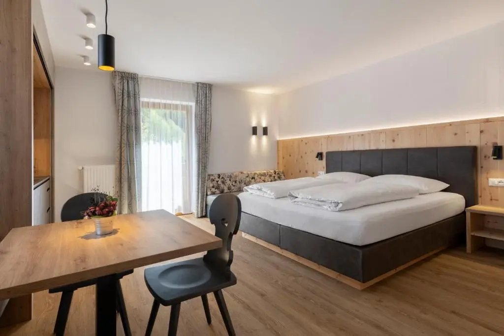 Zur Brücke apartments and rooms – Your home in heart of South Tyrol, with
Brixencard