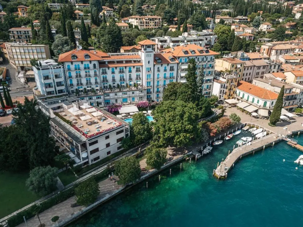 Hotel Savoy Palace