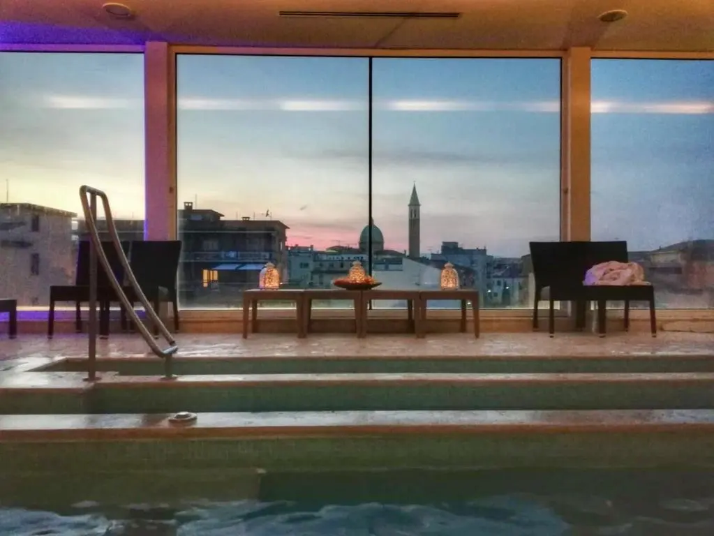 Hotel Airone – Ombrellone incluso al bagno Dolce Vita a Marina dal 1 giugno al
28 settembre