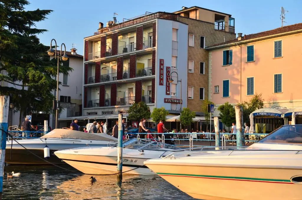 AMBRA HOTEL – The only central lakeside hotel in Iseo