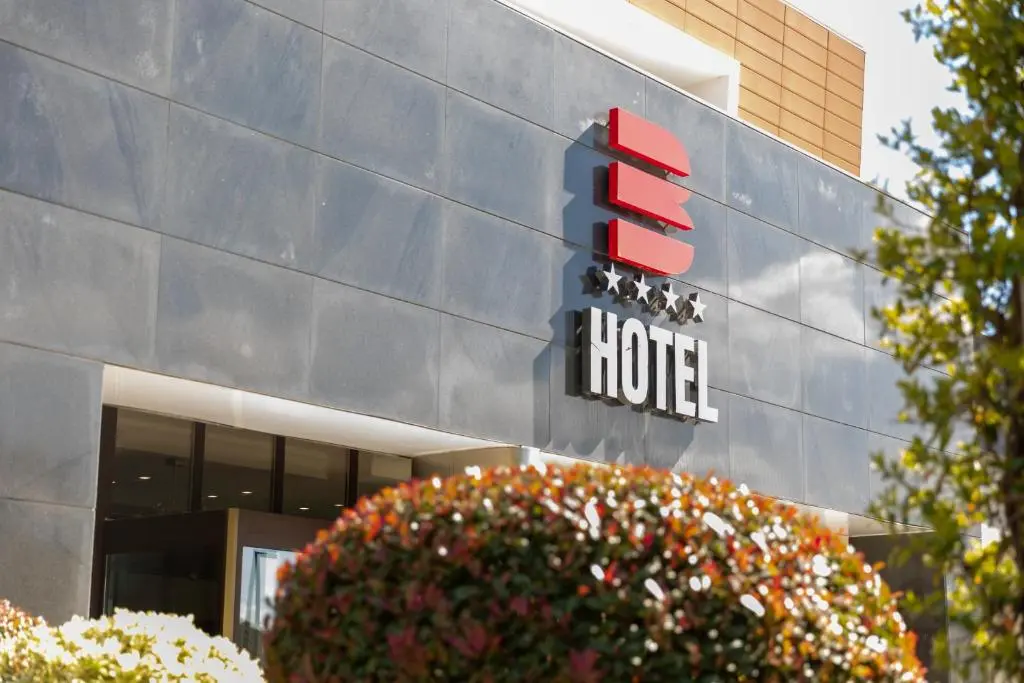 Bhotel