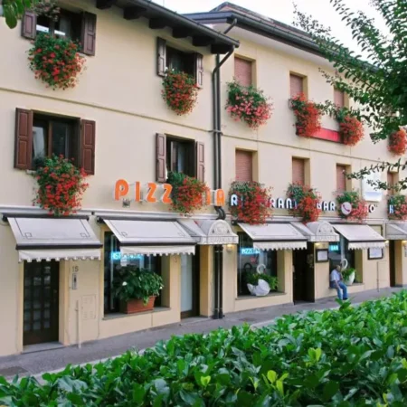 Hotel Ristorante Cigno – Camere and Aparthotel
