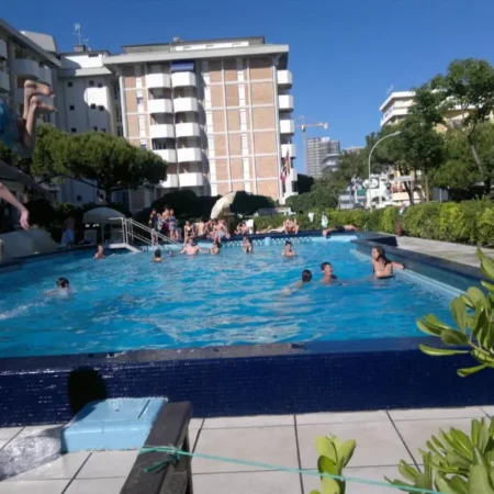 Hotel AMALFI & Restaurant Karaoke Bar