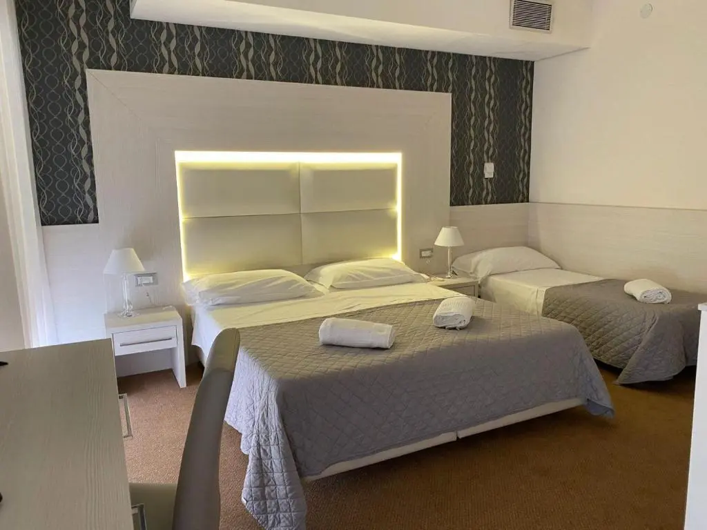 Hotel Eros