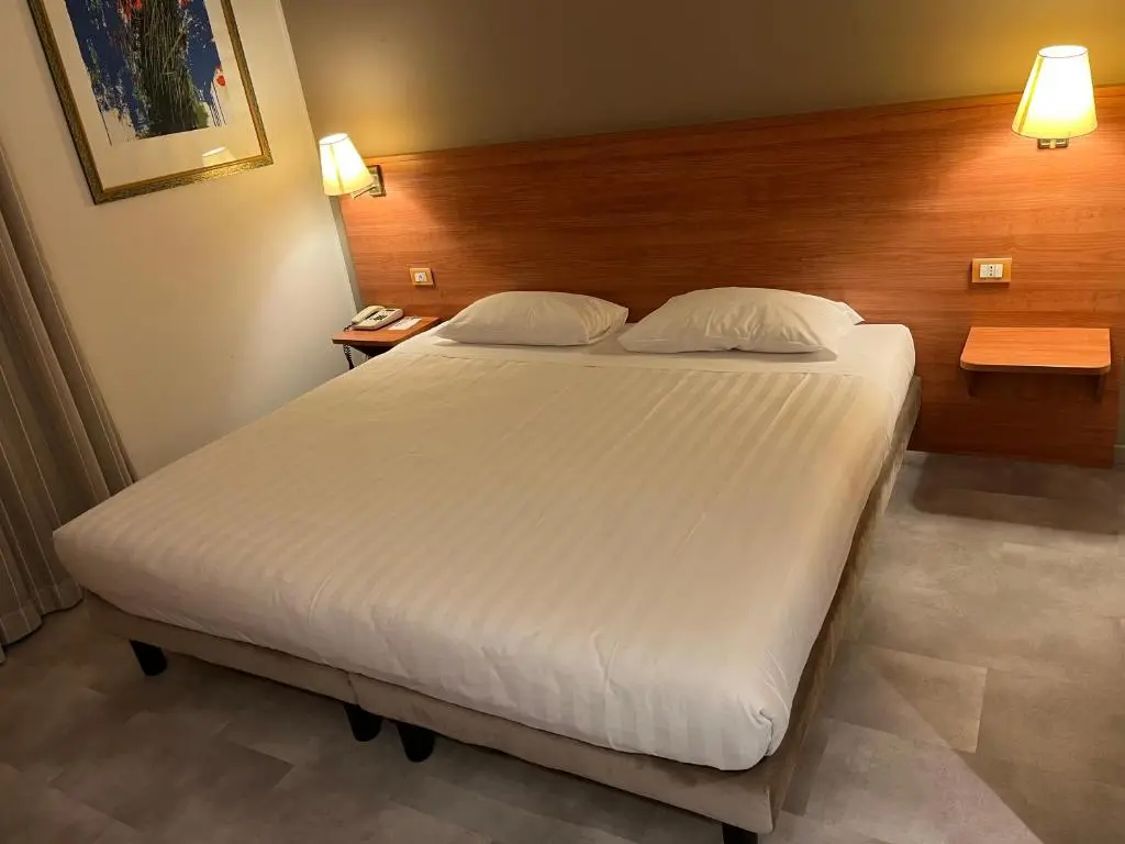 Hotel Re