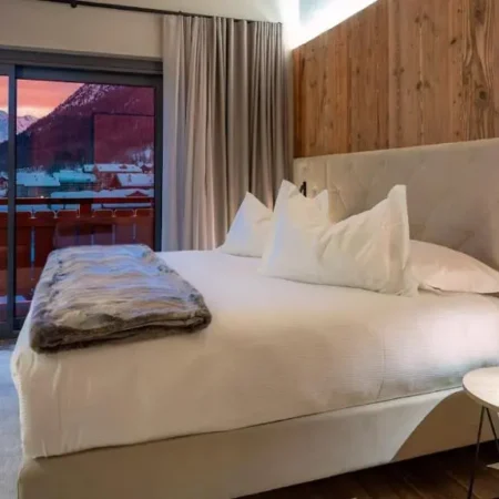 Paradise Lodge