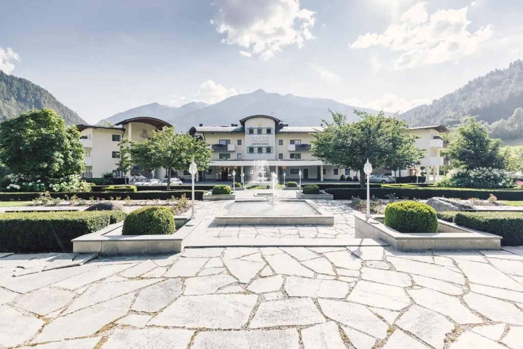 Alpenpalace Luxury Hideaway & Spa Retreat