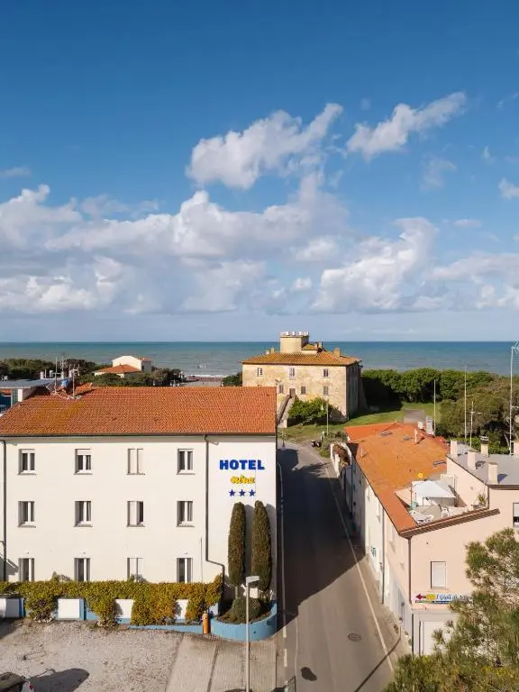 Hotel Nina