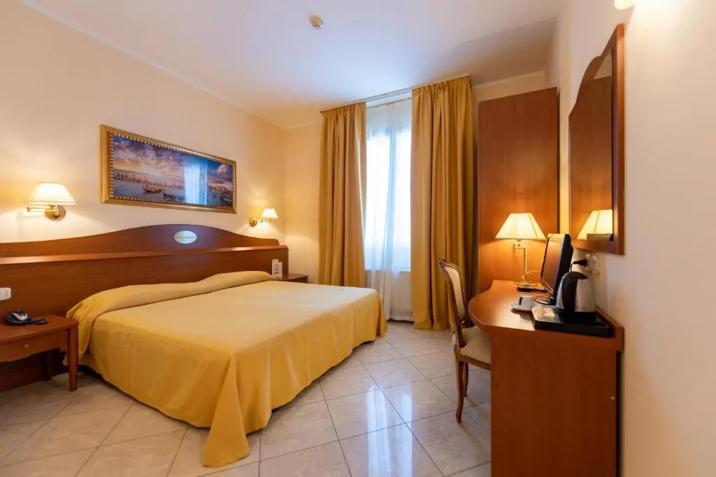 Hotel Ambasciata Venice – Atika & Atif