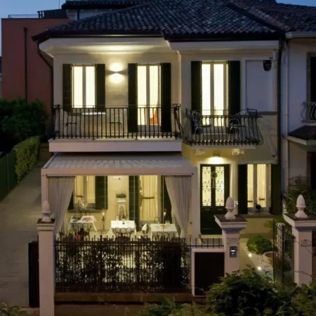 Chiara – Lodge