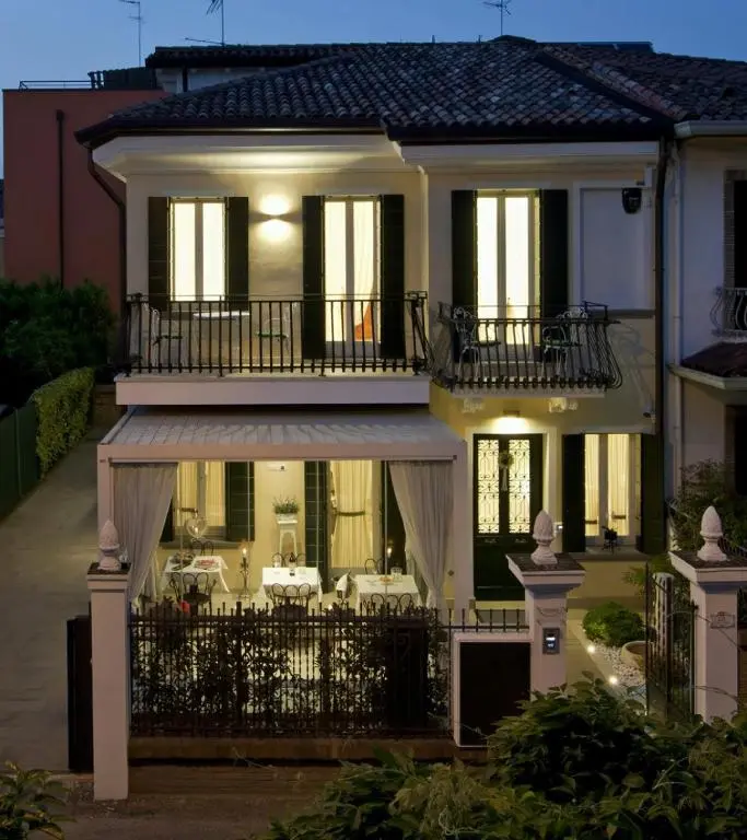 Chiara – Lodge