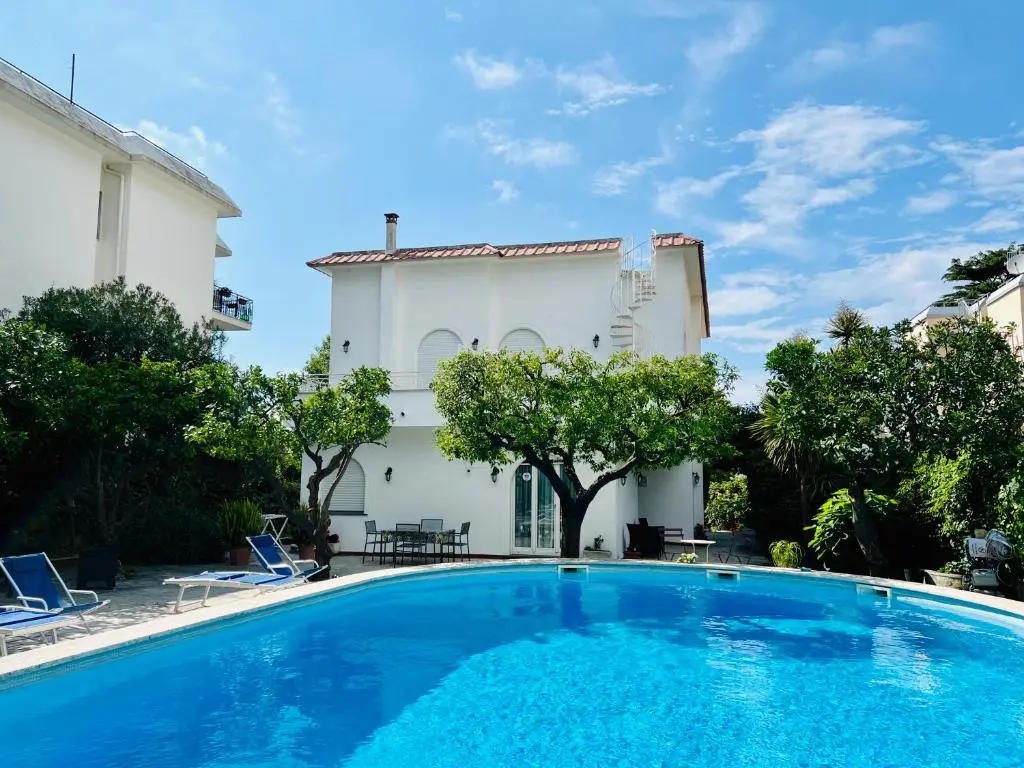 YourHome – Villa Sorrento