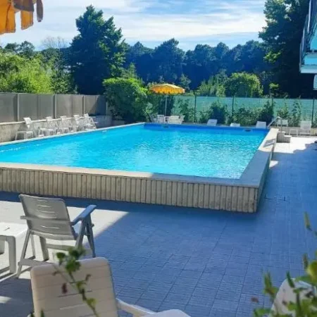 B&B Promenade Hotel Simple con Piscina