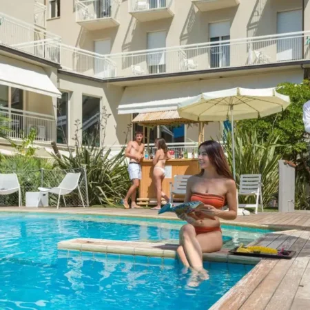 HOTEL TRIONFAL – Fronte Mare – Vicinissimi al Centro