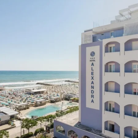 Alexandra BB & Brunch – Beach Front – Healthy XXL Breakfast & Brunch until 12 30