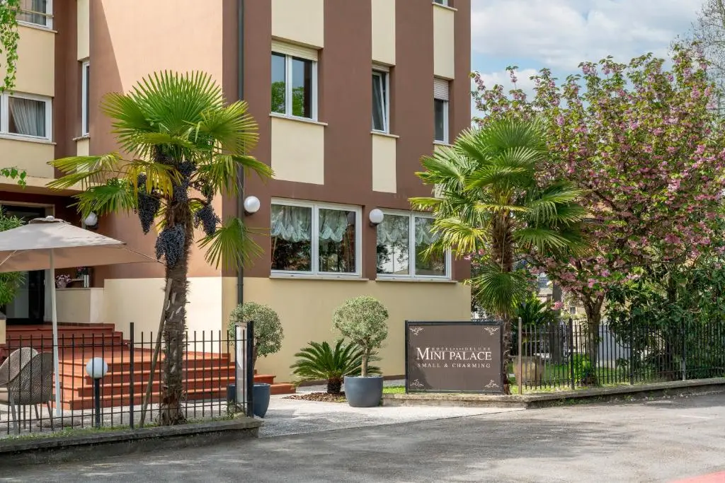 Hotel Mini Palace – Country House