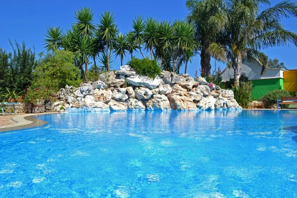 Villa Vacanze Paradiso – Oasi di Tranquillità con Piscina e Giardino a 10 min
dal mare