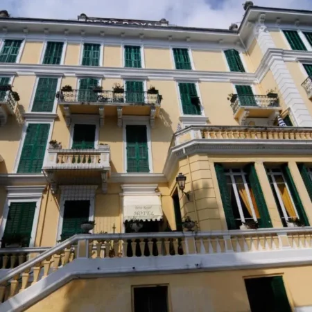 Hotel Petit Royal
