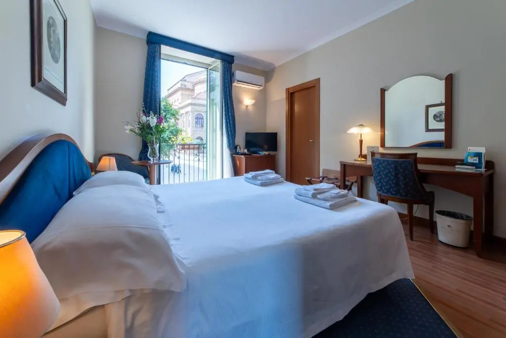 Massimo Plaza Hotel