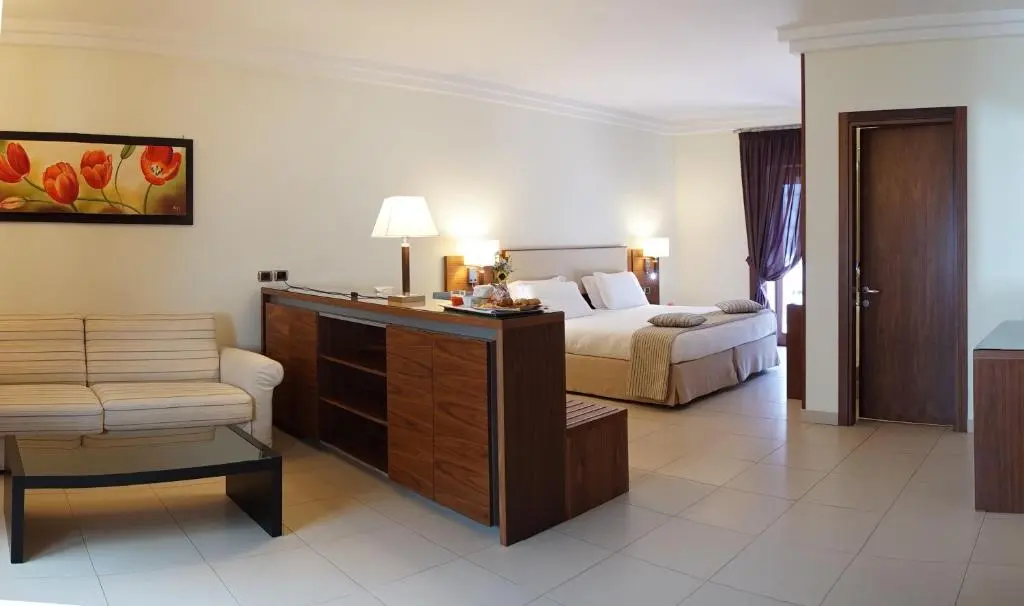 Suites & Residence Hotel