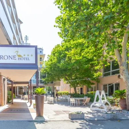 Hotel Airone