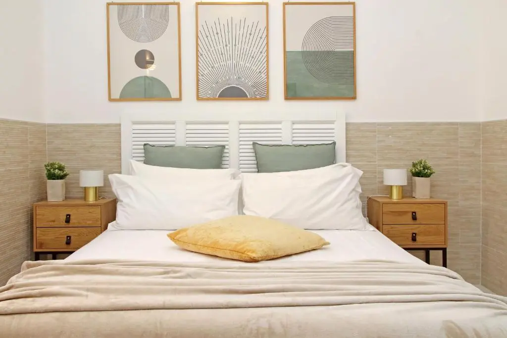 Opera Inn Suites – Rooms and Apartments