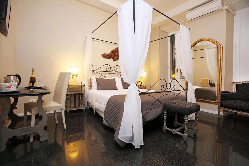 Amica Roma Guest House