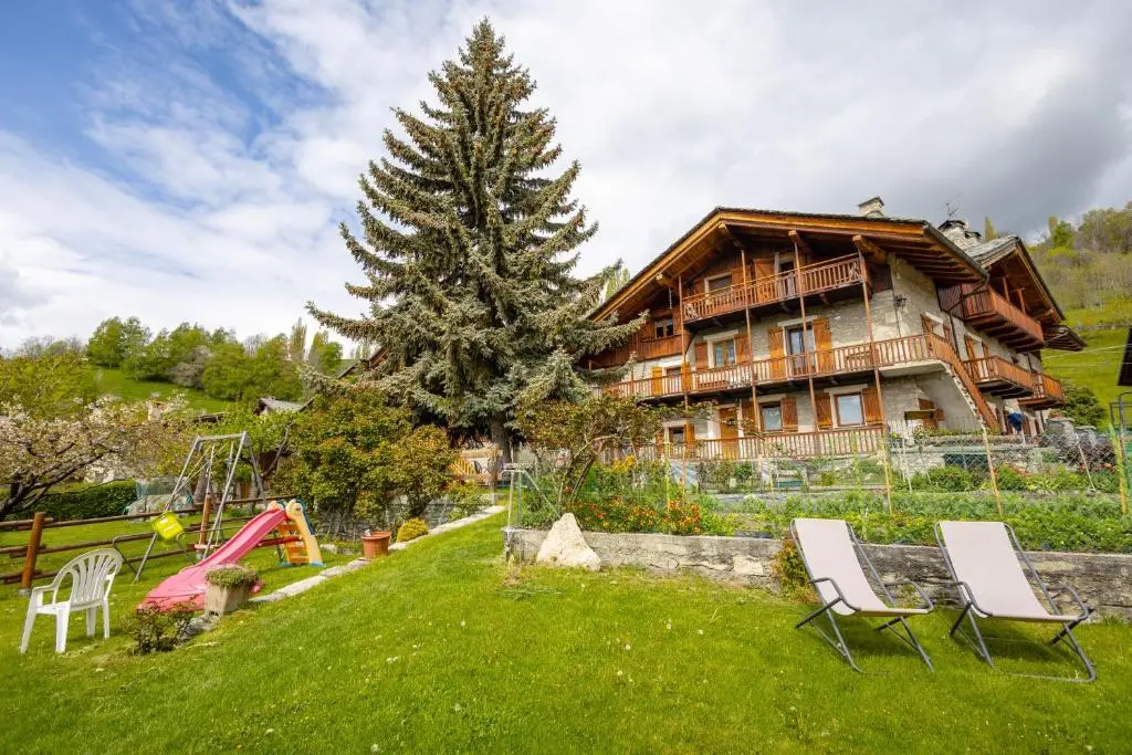 Le Vieux Noyer – Appartamenti al Verde villaggio di Rumiod