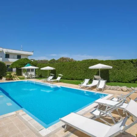 Residence Punta Cassano – In piscina sulla spiaggia di sabbia