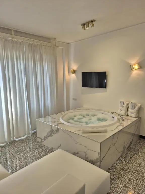 Eveline Portosole Hotel