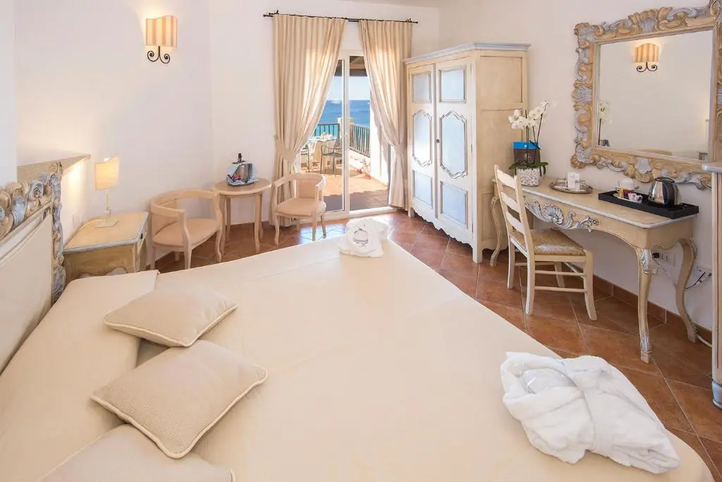 COLONNA GRAND HOTEL CAPO TESTA, a Colonna Luxury Beach Hotel, Santa Teresa
Sardegna