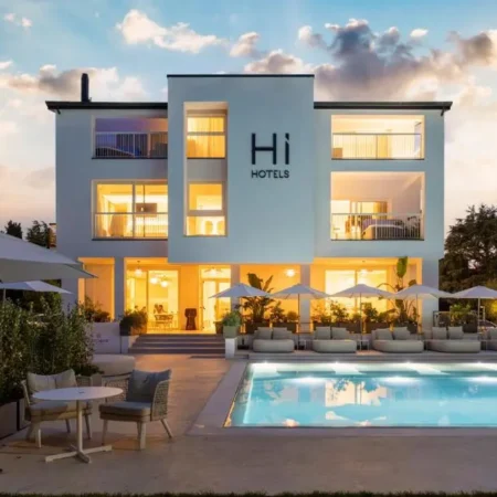 Hi Hotels Sirmione – Lakeview Pool