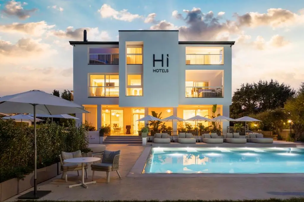 Hi Hotels Sirmione – Lakeview Pool