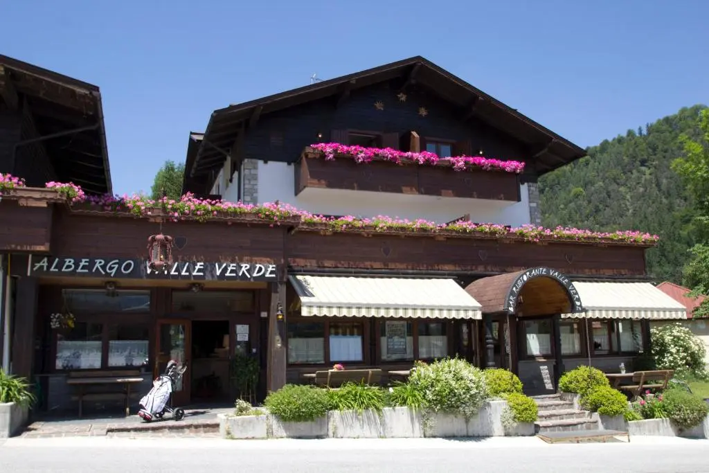 Hotel Valle Verde – Rent Ski & Bike