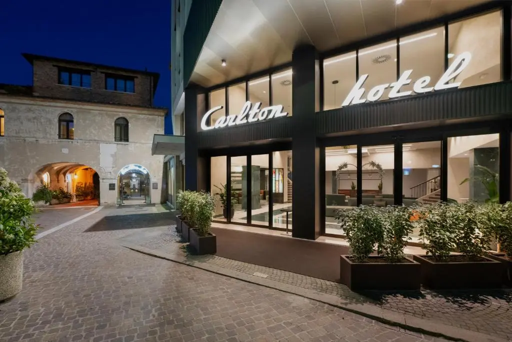 Hotel Carlton