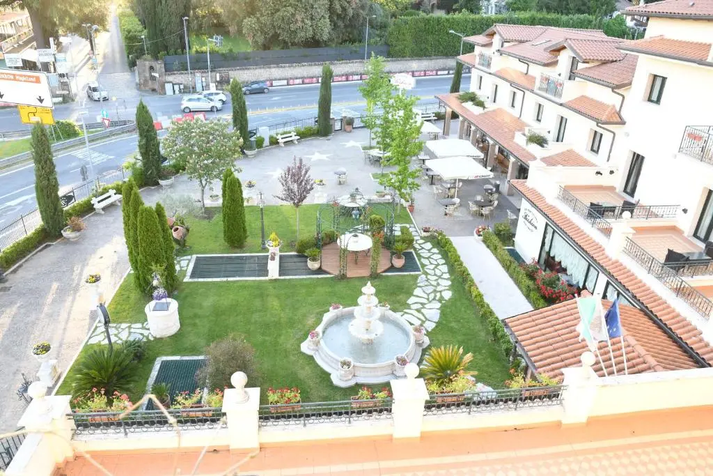 Fashion Hotel