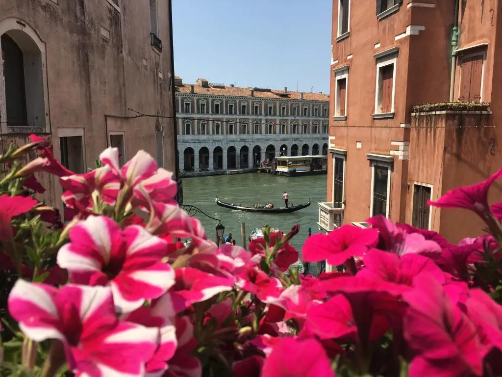 Palazzo Lion Morosini – Check in presso Locanda Ai Santi Apostoli