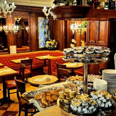 Hotel Lux